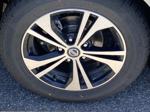 Used 2023 Nissan Sentra SV FWD image 25