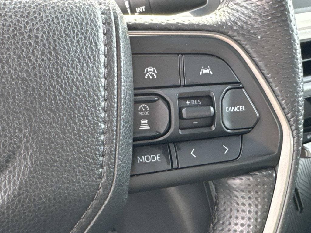 Used 2024 Toyota Tacoma TRD Off-Road AWD/4WD image 31