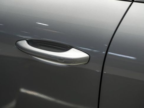 Used 2024 Porsche Macan AWD/4WD image 41