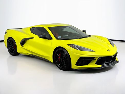 Used 2023 Chevrolet Corvette Stingray Preferred Cpe image 2