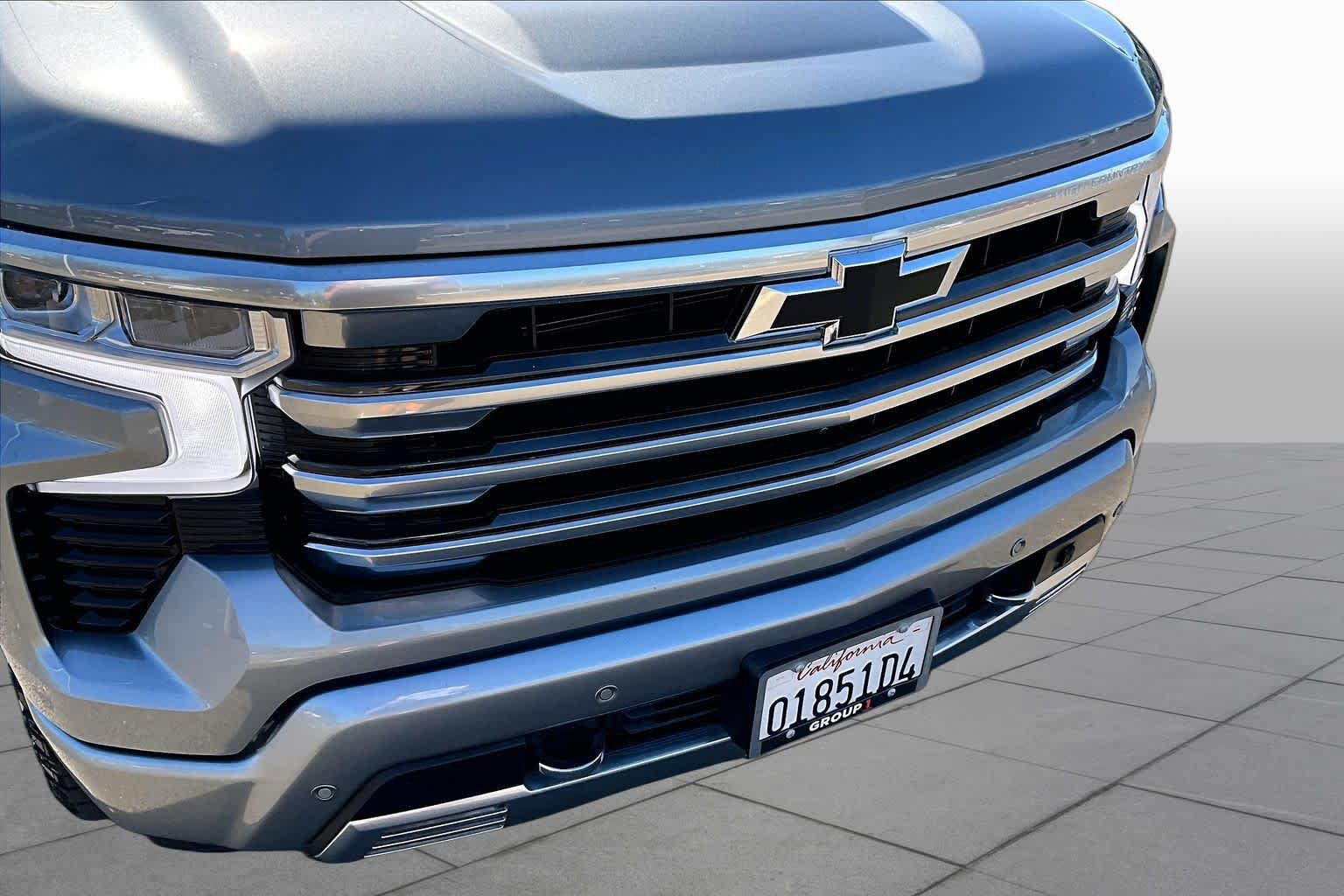 Used 2025 Chevrolet Silverado 1500 High Country AWD/4WD image 29