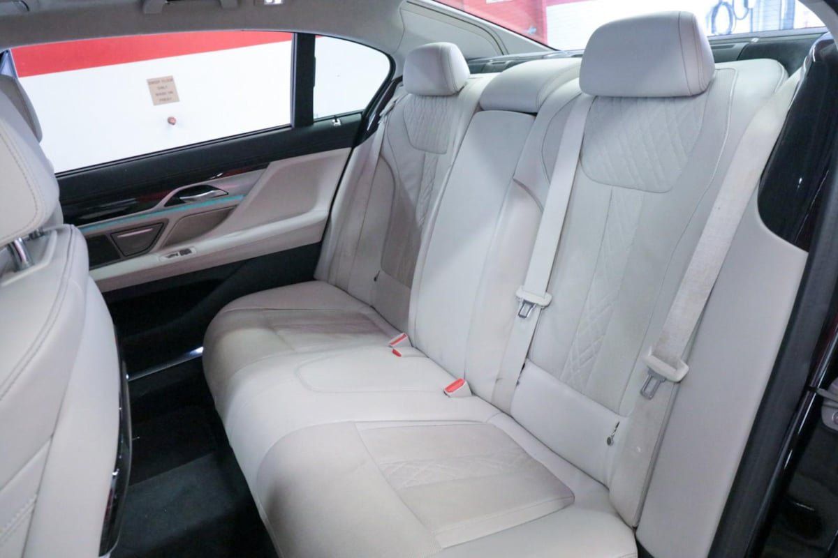 Used 2020 BMW 750i xDrive w/ Executive Package AWD/4WD image 14