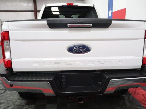 Used 2019 Ford F250 XLT w/ XLT Premium Package AWD/4WD image 13