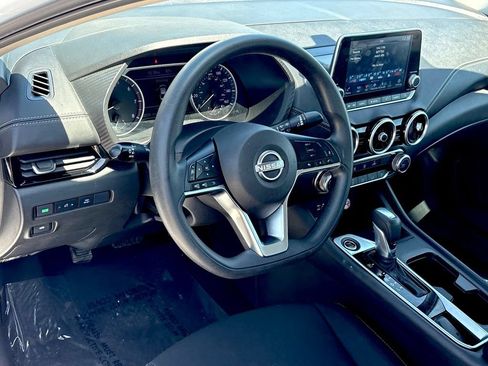 Used 2024 Nissan Sentra SV FWD image 9