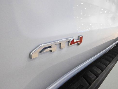 Used 2022 GMC Sierra 1500 AT4 w/ AT4 Premium Package image 12