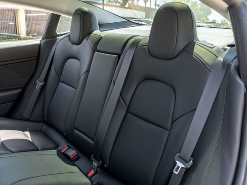 Used 2020 Tesla Model 3 Long Range image 11