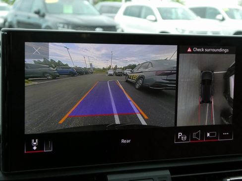 Used 2022 Audi SQ5 Prestige w/ Prestige Package image 8