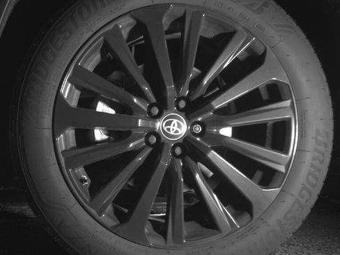 Used 2025 Toyota Highlander XSE image 9