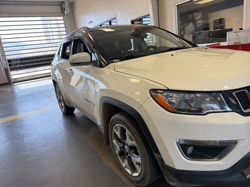 Used 2018 Jeep Compass Limited image 1