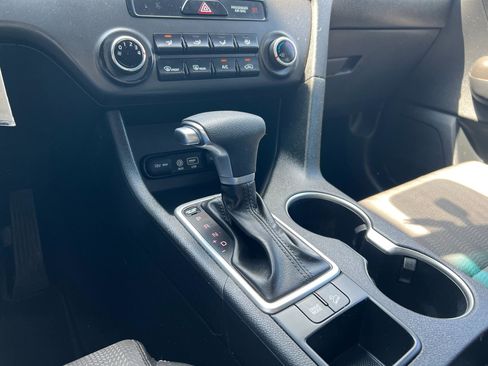 Used 2019 Kia Sportage LX image 12