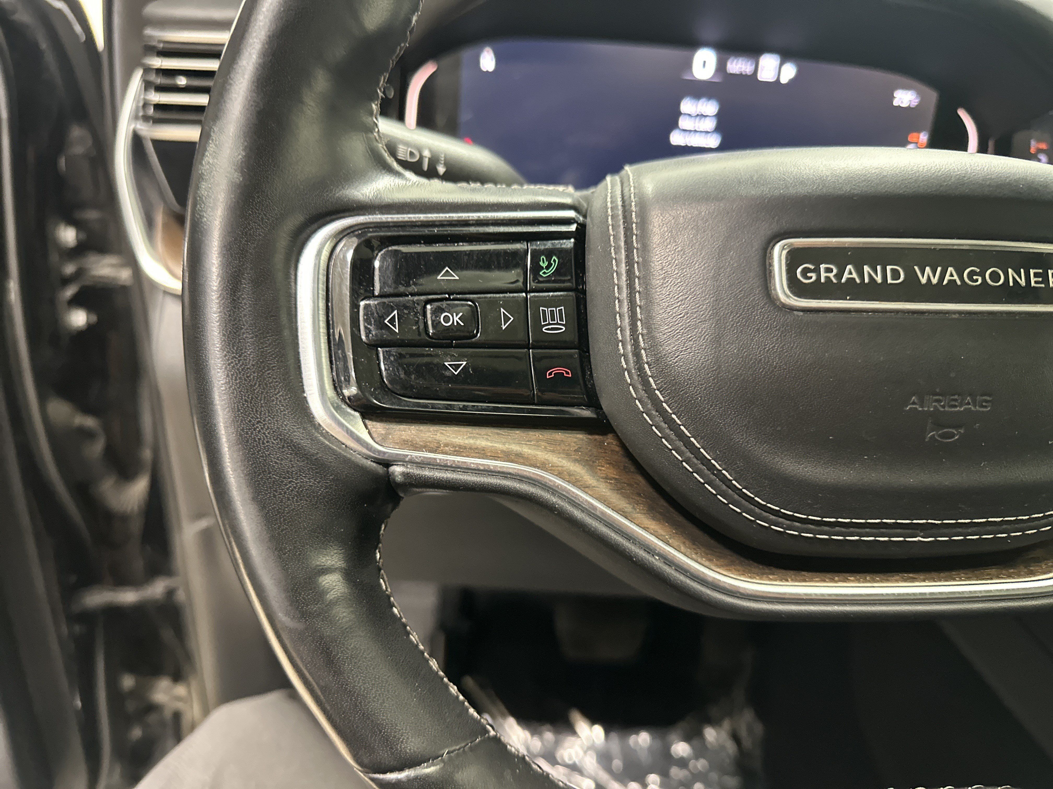 Used 2022 Jeep Grand Wagoneer Series II w/ Convenience Group III AWD/4WD image 19