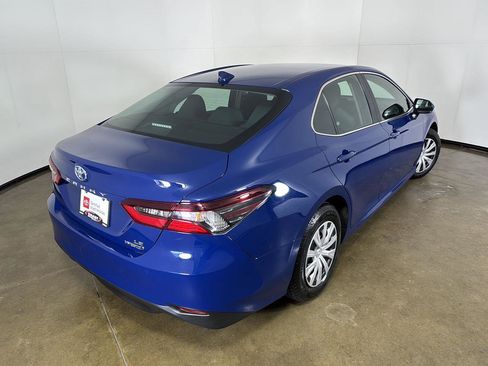 Used 2024 Toyota Camry LE image 10