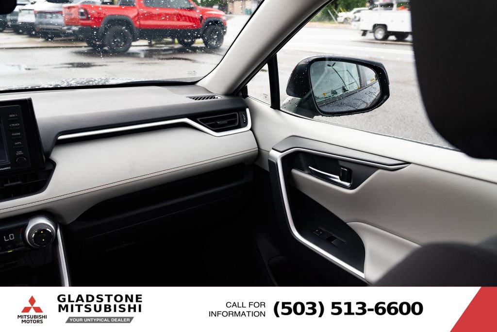 Used 2022 Toyota RAV4 XLE w/ Convenience Package AWD/4WD image 11