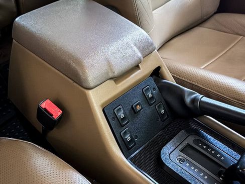 Used 1995 Land Rover Discovery AWD/4WD image 32