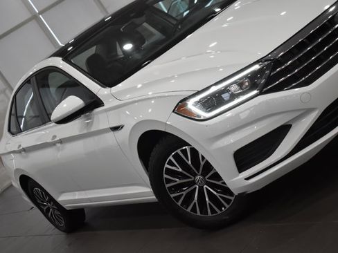 Used 2019 Volkswagen Jetta SEL image 4