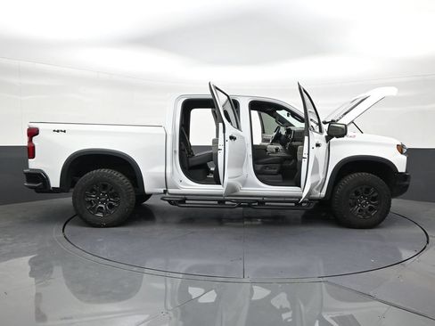 Used 2025 Chevrolet Silverado 1500 ZR2 w/ Technology Package AWD/4WD image 29
