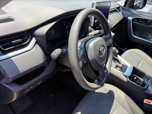 Used 2023 Toyota RAV4 LE AWD/4WD image 28