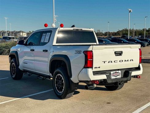 Used 2024 Toyota Tacoma TRD Off-Road image 5
