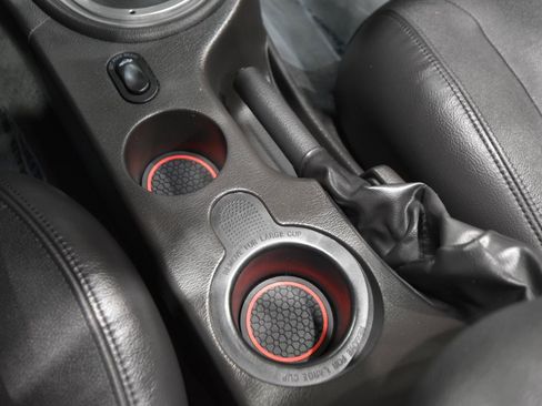 Used 2004 Ford Mustang GT RWD image 28