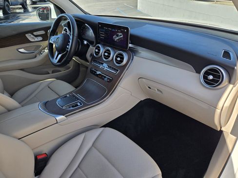 Used 2022 Mercedes-Benz GLC 300 w/ Premium Package Lite image 27