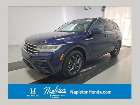Used 2023 Volkswagen Tiguan SE image 1