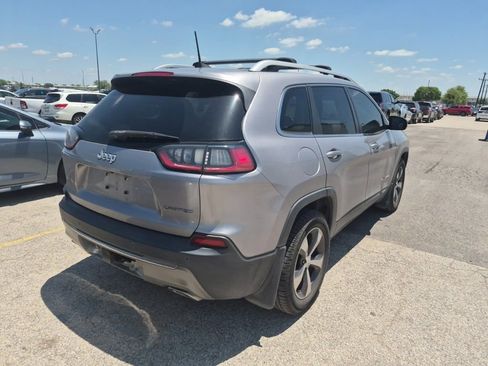 Used 2019 Jeep Cherokee Limited w/ Technology Group AWD/4WD image 2