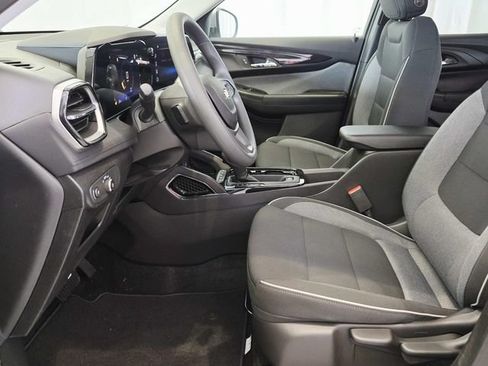 New 2026 Chevrolet TrailBlazer LT w/ Driver Confidence Package FWD image 8