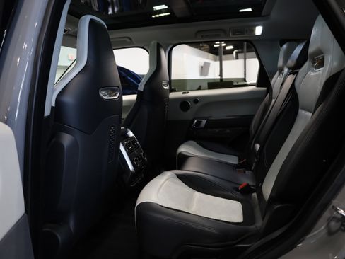 Used 2022 Land Rover Range Rover Sport SVR image 35