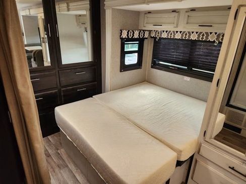 Used 2021 Ford E-450 and Econoline 450 Super Duty w/ Motorhome Prep Package RWD image 17