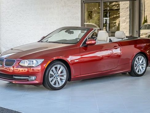 Used 2012 BMW 328i Convertible image 9