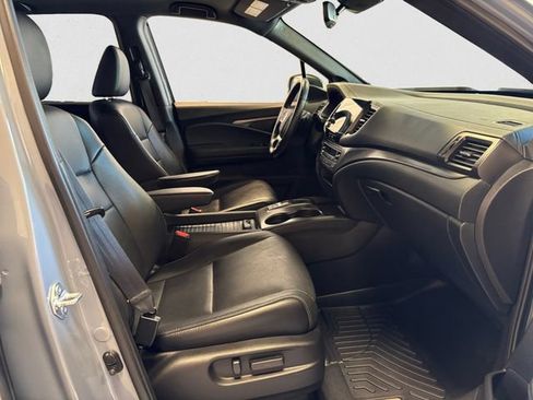 Used 2023 Honda Passport EX-L image 16