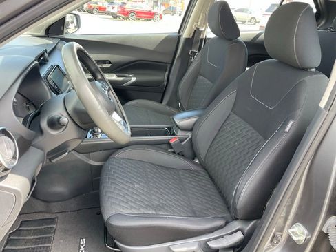 Used 2021 Nissan Kicks SV w/ Interior Electronics Package FWD image 4