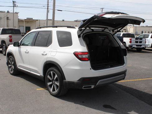 Used 2024 Honda Pilot Elite image 7