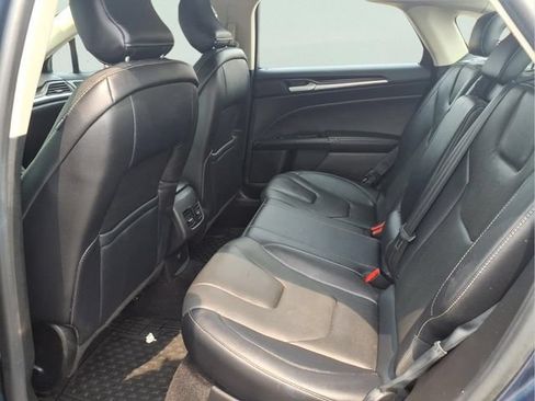 Used 2019 Ford Fusion Energi Titanium FWD image 9