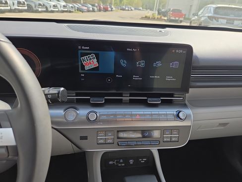 Used 2025 Hyundai Kona SEL image 11