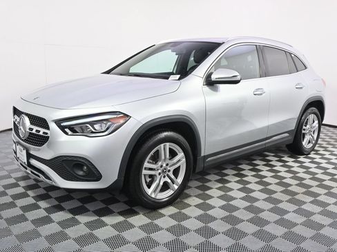 Used 2022 Mercedes-Benz GLA 250 4MATIC image 2