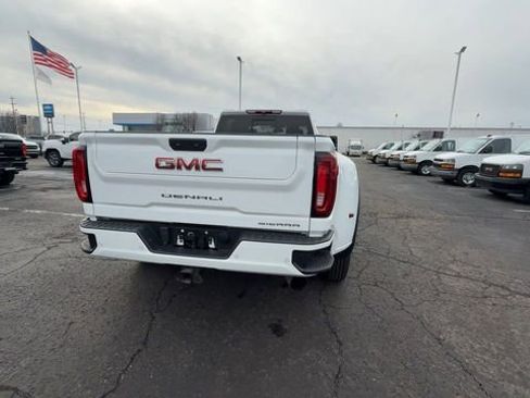 Used 2022 GMC Sierra 3500 Denali AWD/4WD image 7