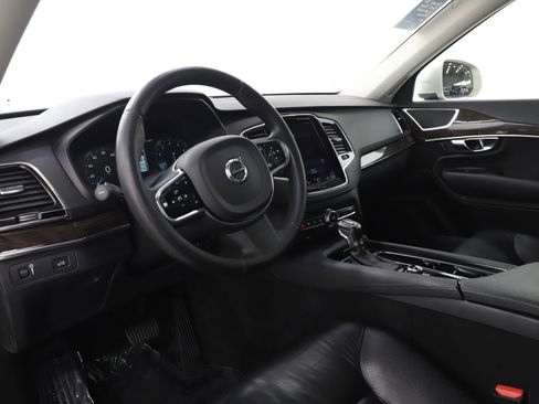 Used 2016 Volvo XC90 T6 Momentum w/ Momentum Plus Package AWD/4WD image 28