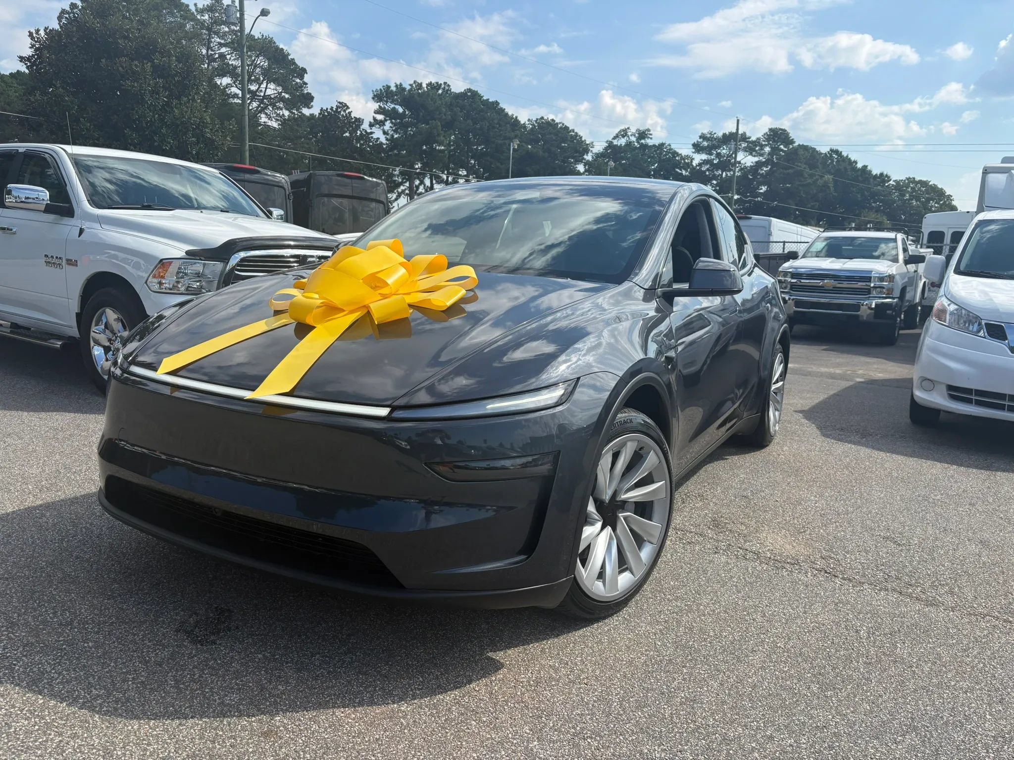 Used 2026 Tesla Model Y 2WD image 4