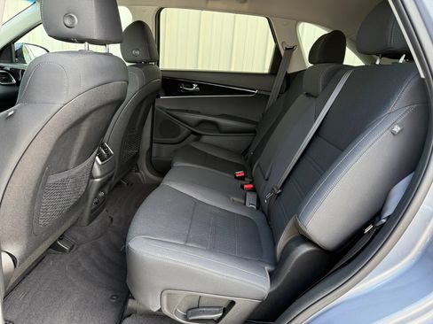 Used 2020 Kia Sorento LX AWD/4WD image 30