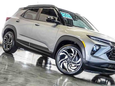 Certified 2025 Chevrolet TrailBlazer RS w/ Driver Confidence Package FWD image 5