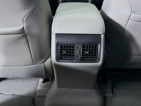 Used 2015 Toyota Camry XLE FWD image 28