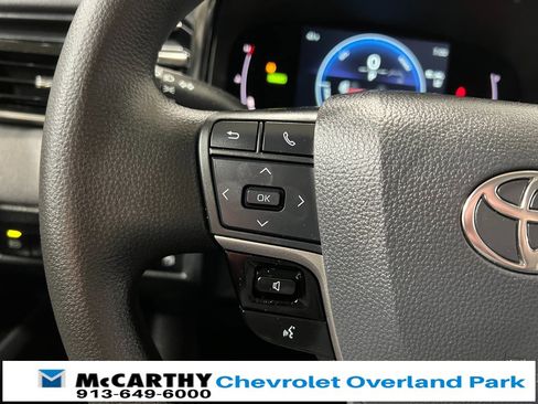 Used 2025 Toyota Camry LE image 14