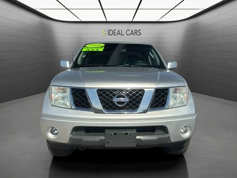 Used 2006 Nissan Frontier LE w/ (X01) Leather Pkg AWD/4WD image 2