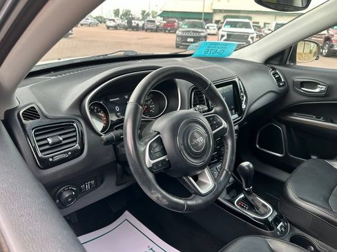 Used 2019 Jeep Compass Limited AWD/4WD image 2