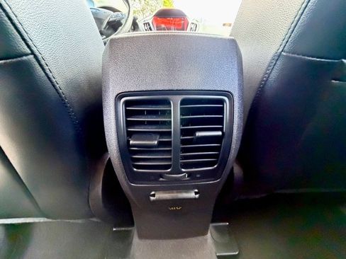 Used 2019 Ford Escape Titanium AWD/4WD image 24