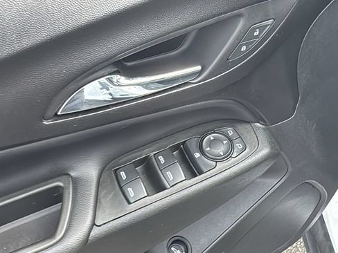 Used 2020 Chevrolet Equinox LT FWD image 14