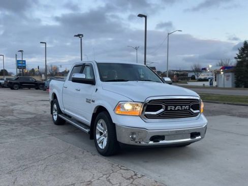 Used 2016 RAM 1500 Laramie w/ Convenience Group image 3