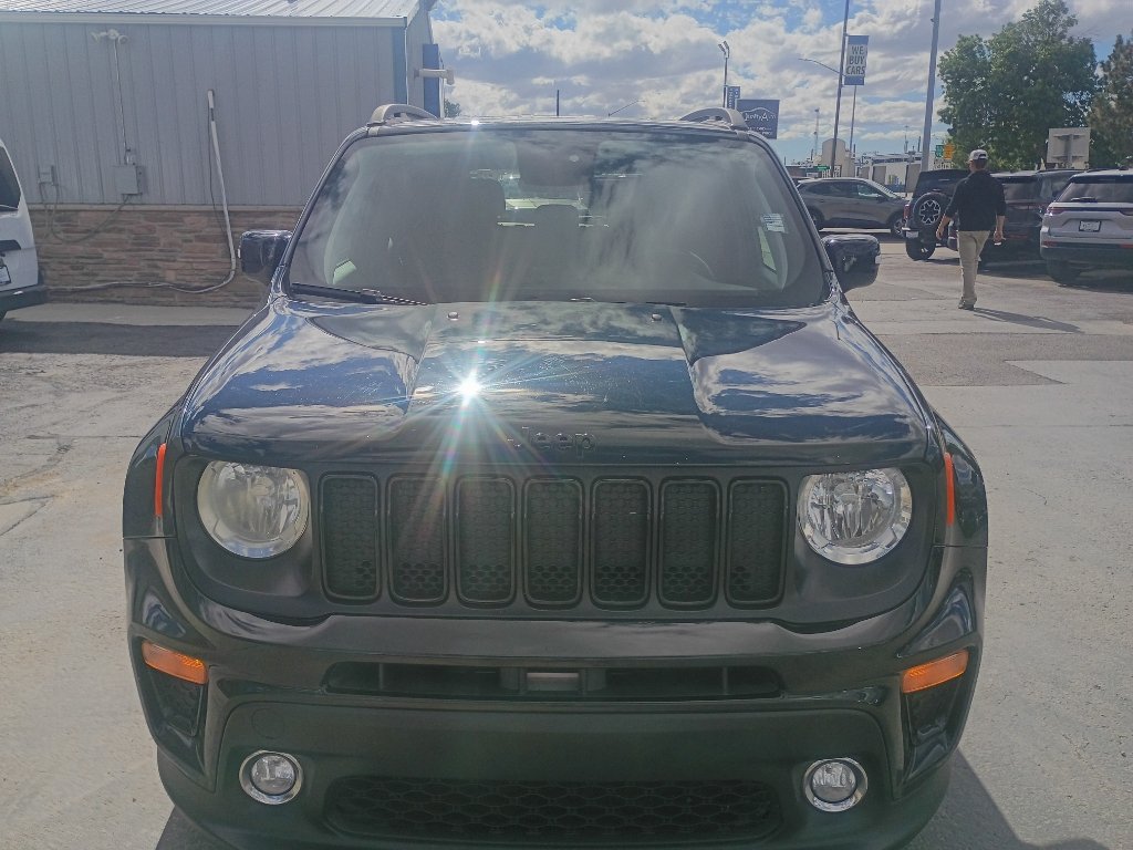 Used 2020 Jeep Renegade Altitude FWD image 3