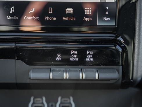 New 2026 RAM 1500 4x4 Crew Cab image 26